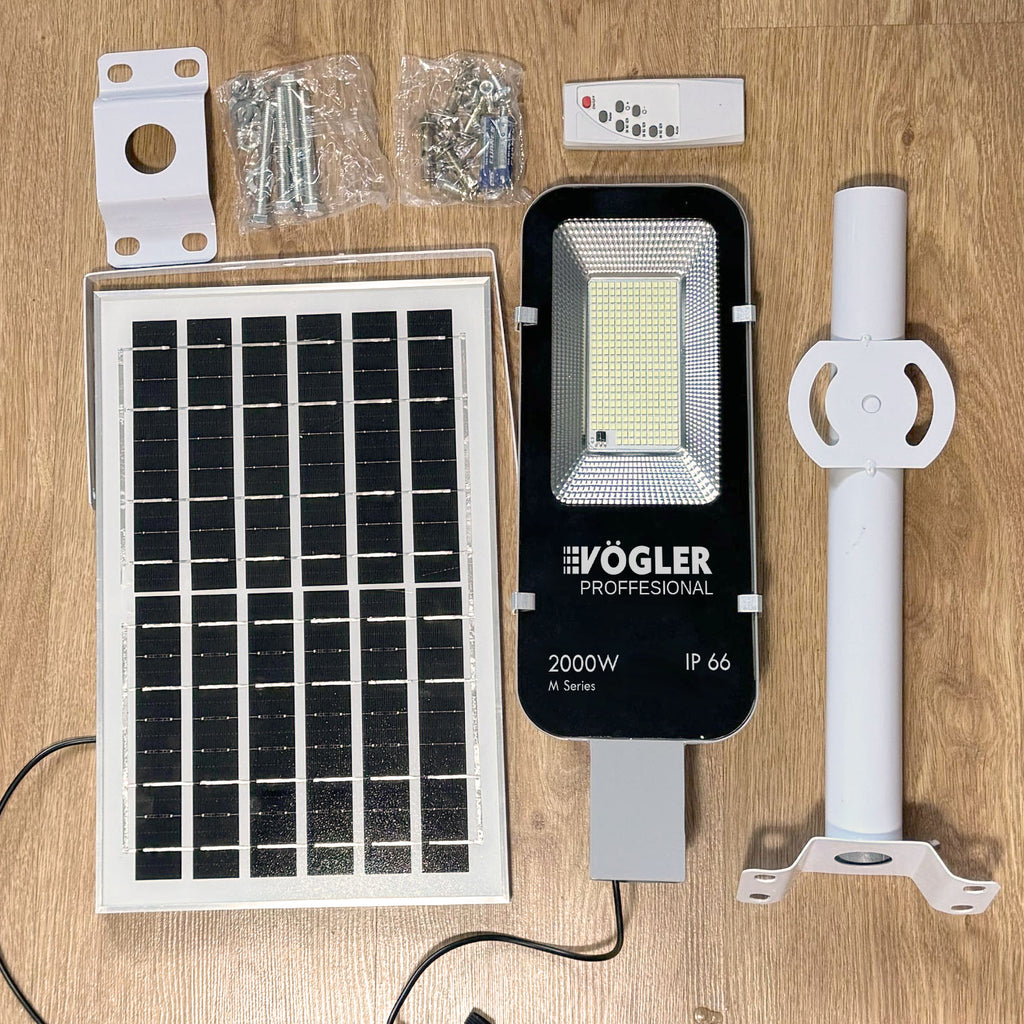 Erőteljes napelemes lámpa, alkonyatérzékelő, távirányító, Vögler Professional 2000W