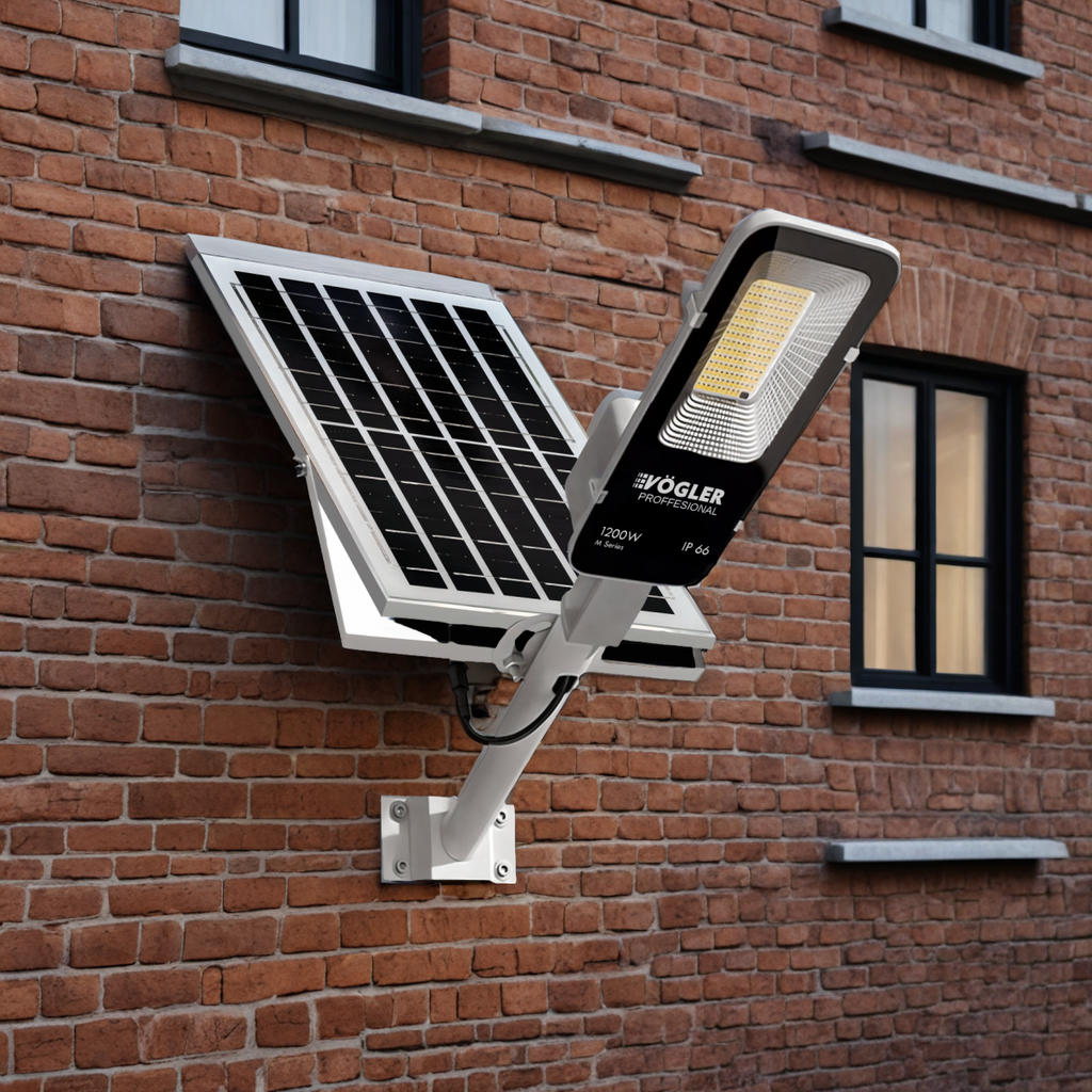 Erőteljes napelemes lámpa, alkonyatérzékelő, távirányító, Vögler Professional 1200W